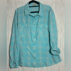 Duluth Trading Co Light Blue Button Down Shirt